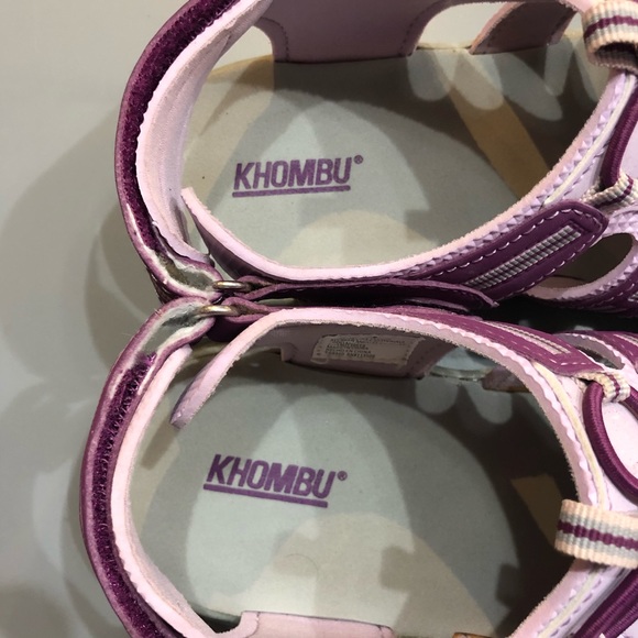 Khombu Girl’s Sandy Closed Toe Athletic Sandals - Picture 6 of 8